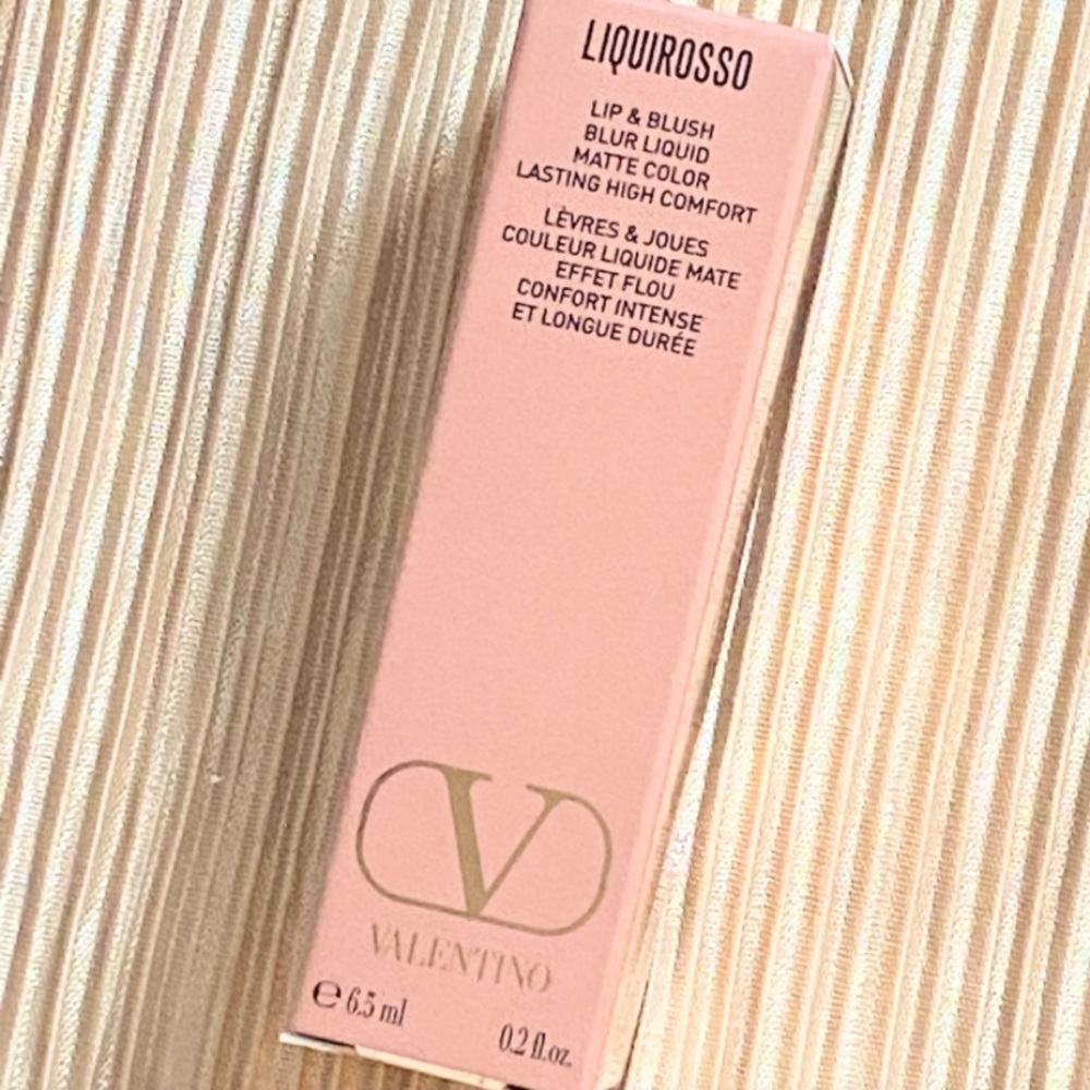 Valentino Liquirosso 2 in 1 Liquid Lipstick & Blush 110A INTO THE NUDE full size